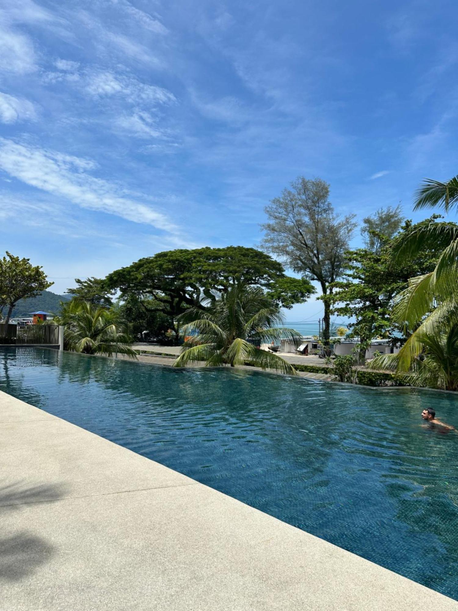 By The Sea Beachfront Designer Suites Penang - Managed By Art Of Tree Batu Ferringhi Exterior photo